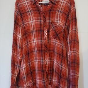 Red Plaid Button-Up Shirt Universal thread Goods Co Women's Good Used Co…